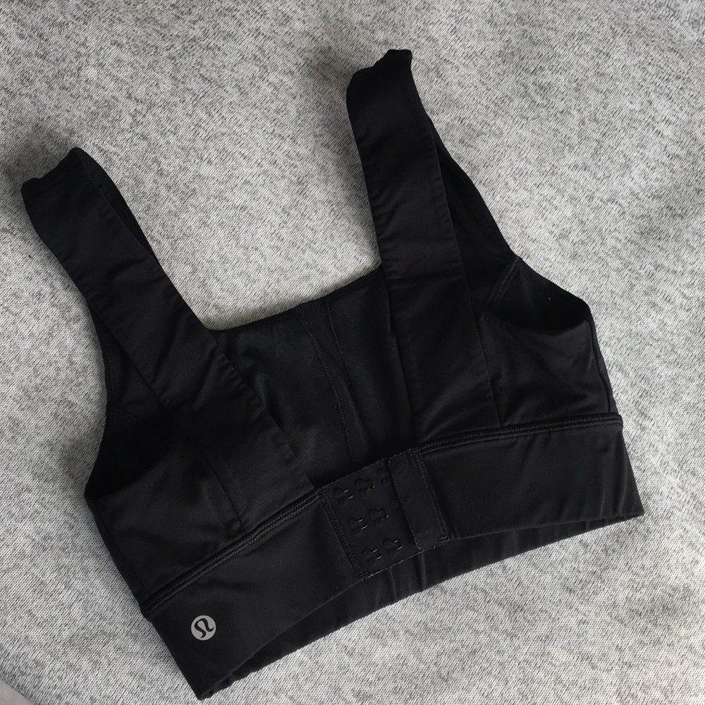 Black Lululemon Size 6 Sports Bra